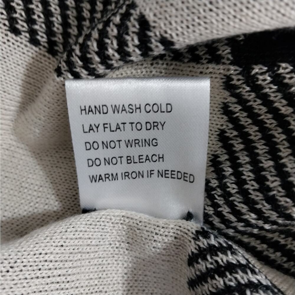 NWT! BELLDINI! BLACK & CREAM PLAID DUSTER LENGTH CARDIGAN SWEATER VEST! SZ M - Picture 11 of 12